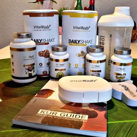 Stoffwechselkur VitalBodyPLUS auf Tisch fotografiert